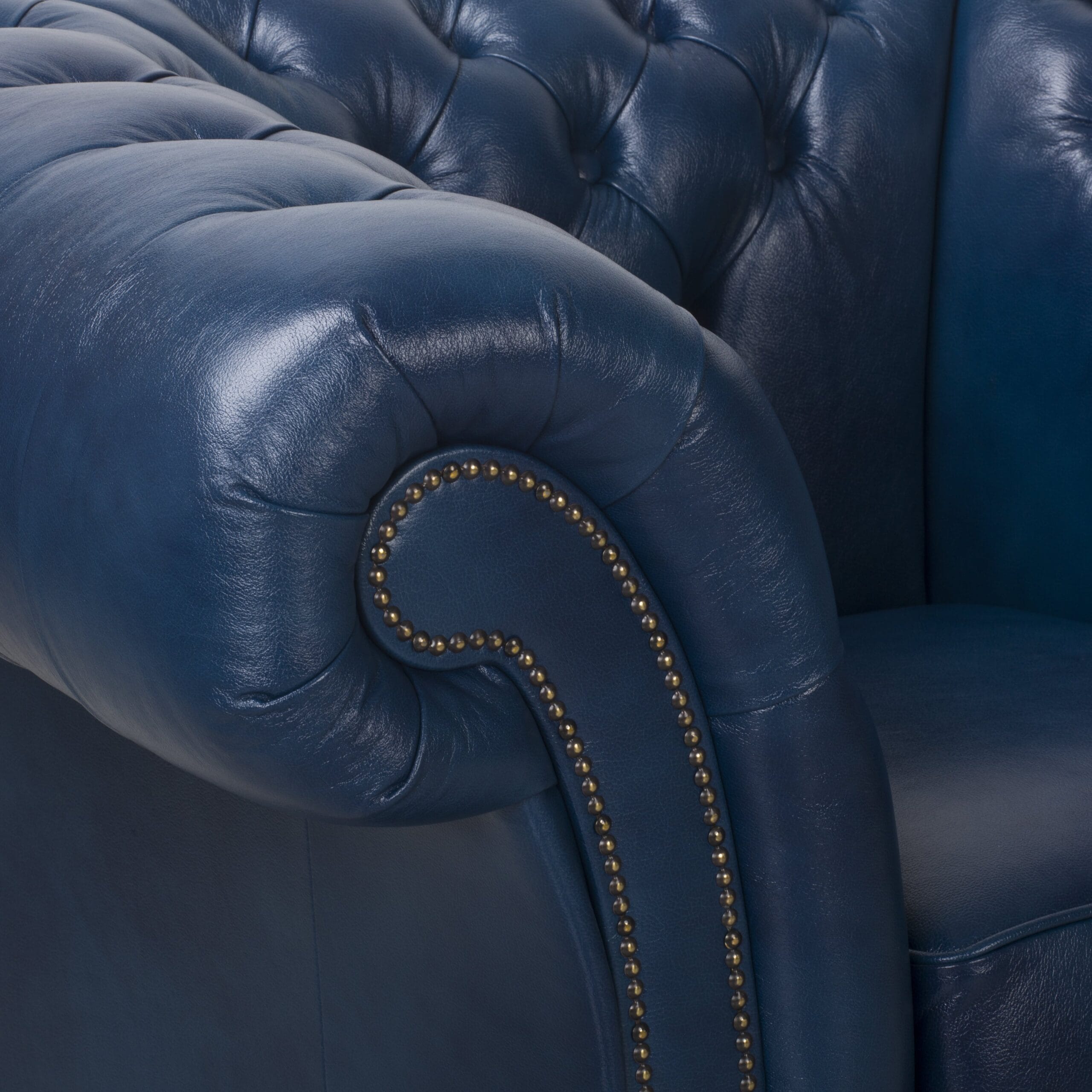 ROYAL_SOFA_WINCHESTER_Fotel_skóra_Dubaj_Blue (4)-min